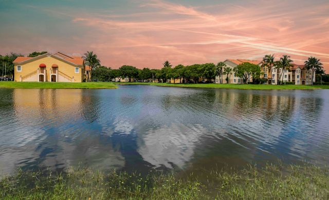 $494,900 | 4341 Lake Lucerne Circle | The Villages of Palm Beach Lakes