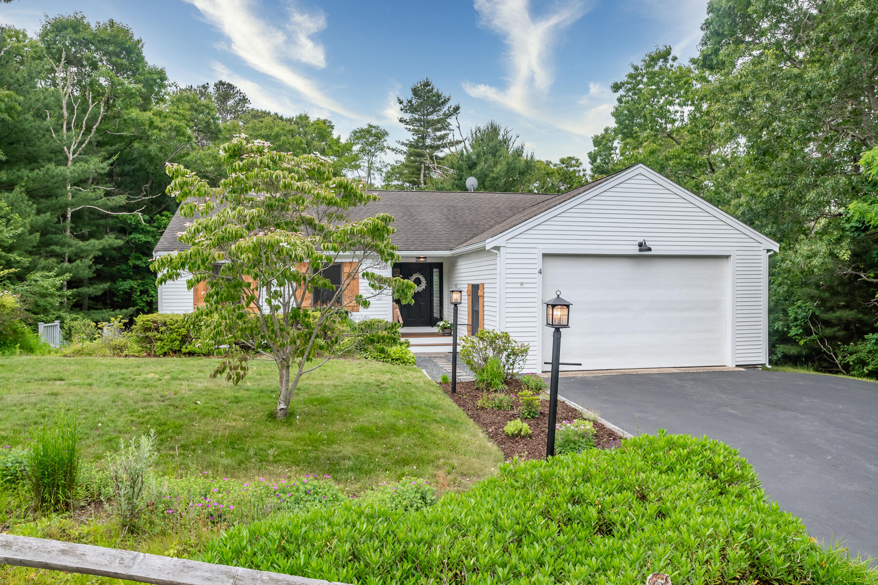 4 Beachwood Road, Buzzards Bay, MA 02532 Compass