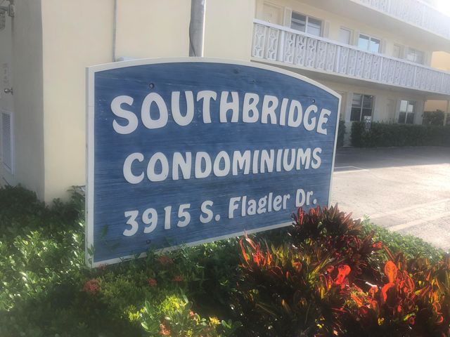 $1,950 | 3915 South Flagler Drive, Unit 301 | Central Park