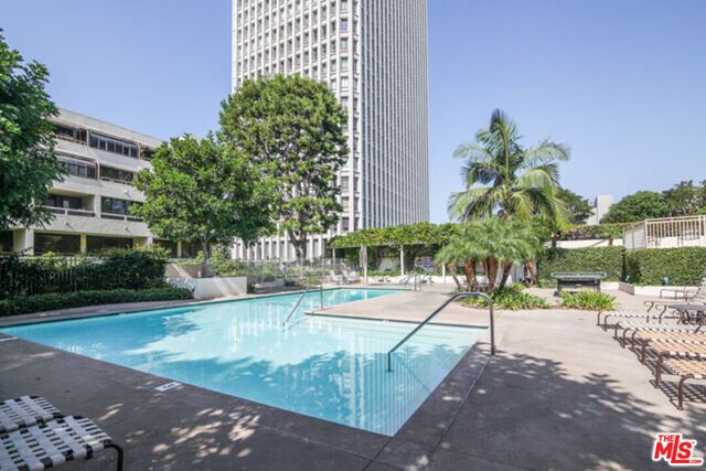 $3,300 | 121 South Hope Street, Unit 428 | Downtown Los Angeles