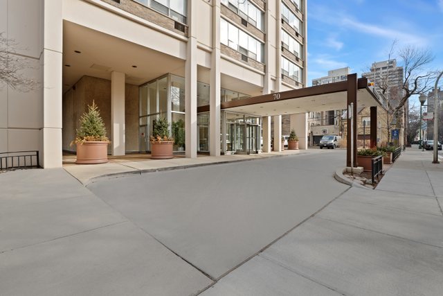 70 West Burton Place Unit 2301F Chicago IL 60610 Compass