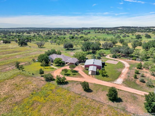 $1,050,000 | 686 Morris-Tivydale Road