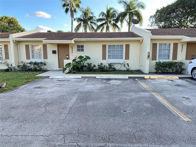 $2,375 | 6825 Northwest 30th Avenue, Unit 6C | Palm Aire Village