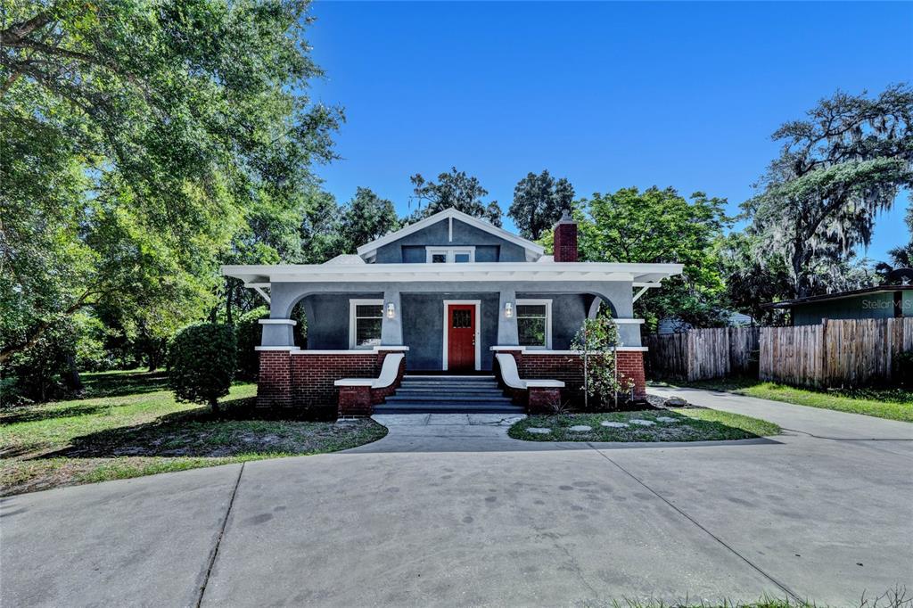 a front view of house with yard