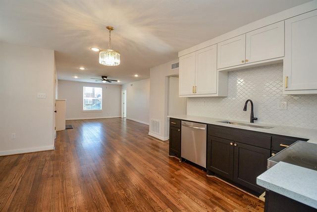 $2,000 | 2916 Arbor Street, Unit A | Houston