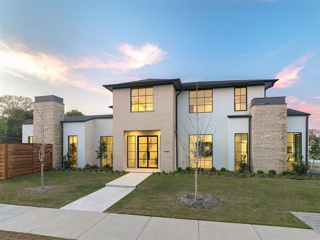 $2,395,000 | 9909 Kingsway Avenue | North Dallas