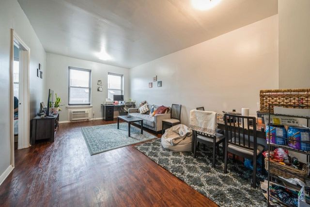 $2,100 | 43-49 Van Wagenen Avenue, Unit 1E | Marion