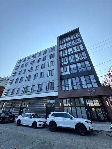 $3,300 | 30 Penniman Road, Unit 307 | Allston