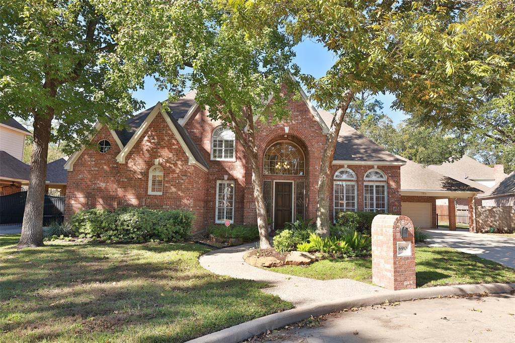 Gorgeous home on quiet, tree lined cul-de-sac in Champions Park North. Neighborhood is conveniently located near Tomball Parkway and Beltway 8 providing easy access to anywhere in town.