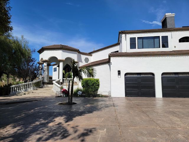 $2,500,000 | 2715 Via Chinarros | Rancho Palo Verde