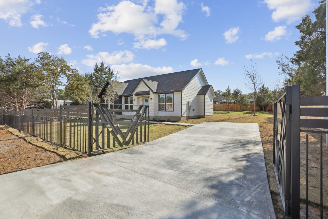 a view of a house with entertaining space