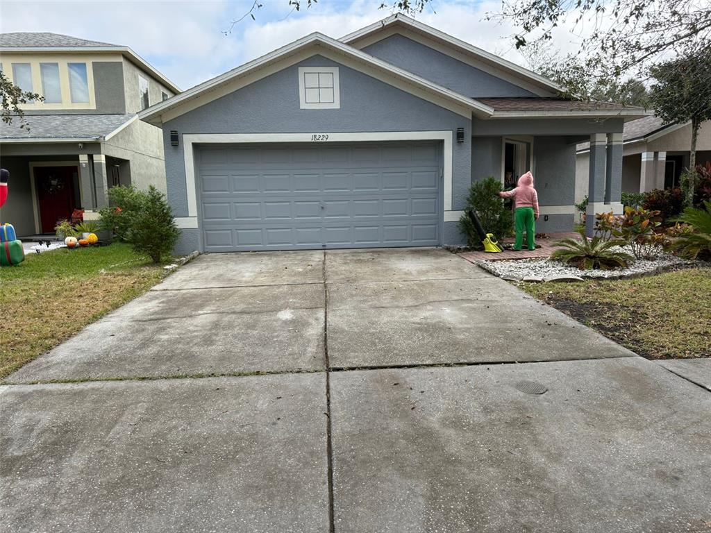 a front view of house with yard