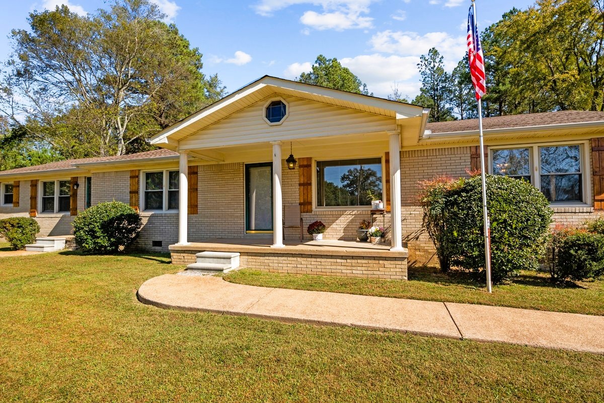 a front view of house with yard