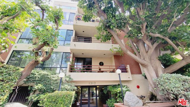 $808,000 | 1312 South Saltair Avenue, Unit 104 | West Los Angeles