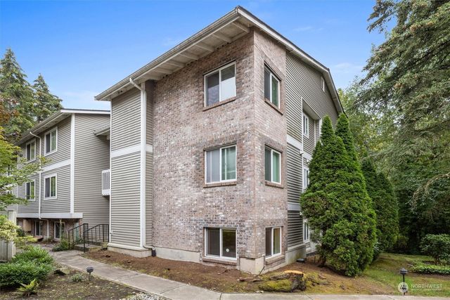 $550,000 | 4519 125th Avenue Southeast, Unit A104 | Newport