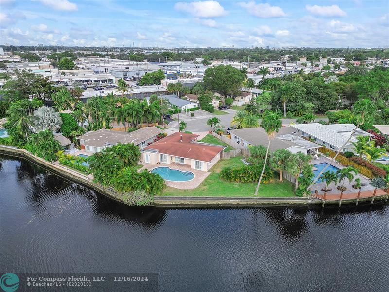 127' of WATERFRONT!          in Wilton Manors!