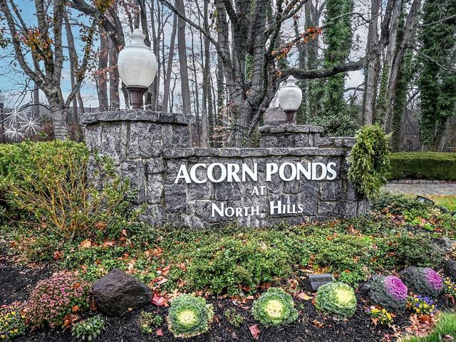 $1,200,000 | 14 Acorn Ponds Drive | North Hills