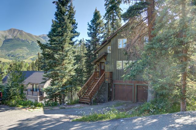 $1,260,000 | 599 Society Drive | Lawson HIll