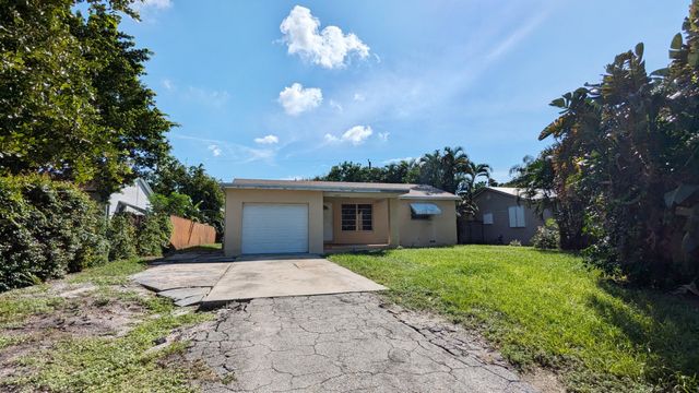 $379,900 | 4876 Kirkwood Road | Lake Worth Corridor