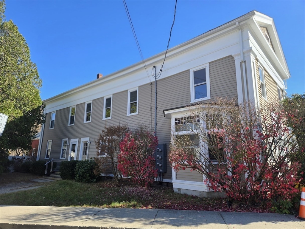 a front view of house with yard