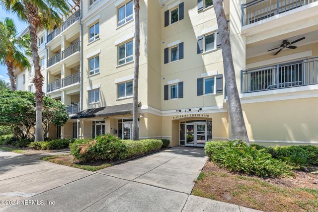 $619,900 | 525 3rd Street North, Unit 303 | Beaches