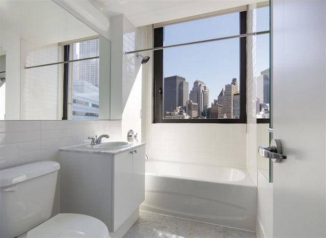 $8,295 | 89 Murray Street, Unit 10B | TriBeCa