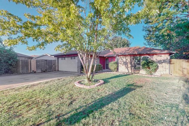 $290,000 | 1105 Twin Cedar Court | Southeast Arlington