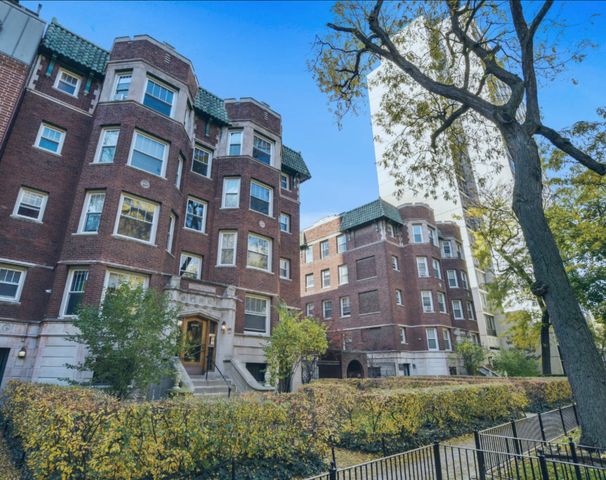 $1,850 | 2740 North Hampden Court, Unit 1M | Lincoln Park