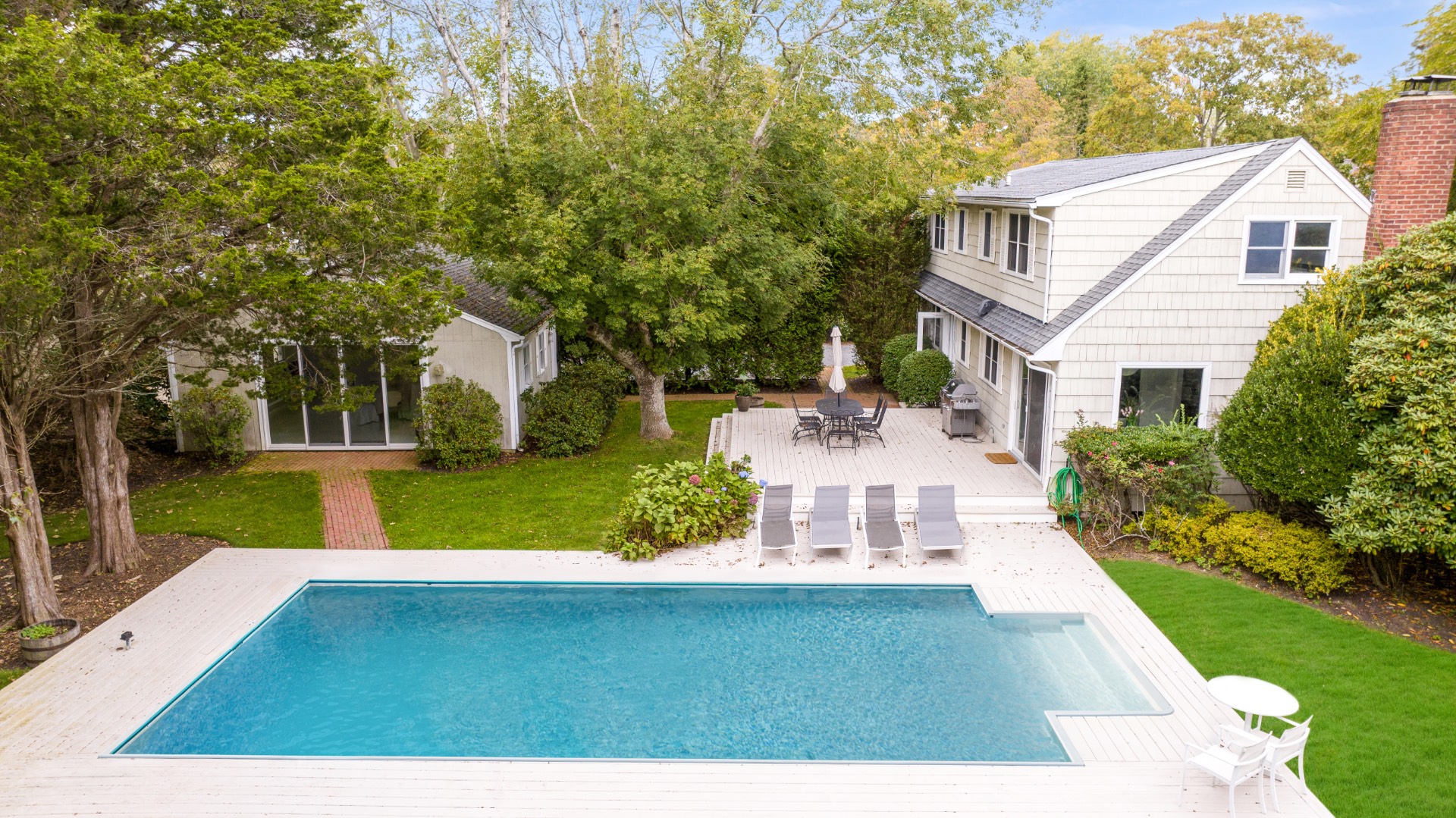 10 Barsdis Lane, East Hampton, NY 11937