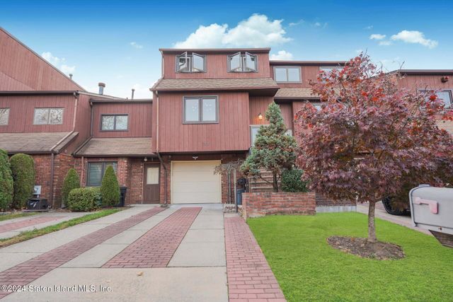 $779,800 | 32 Stonegate Drive | Grasmere