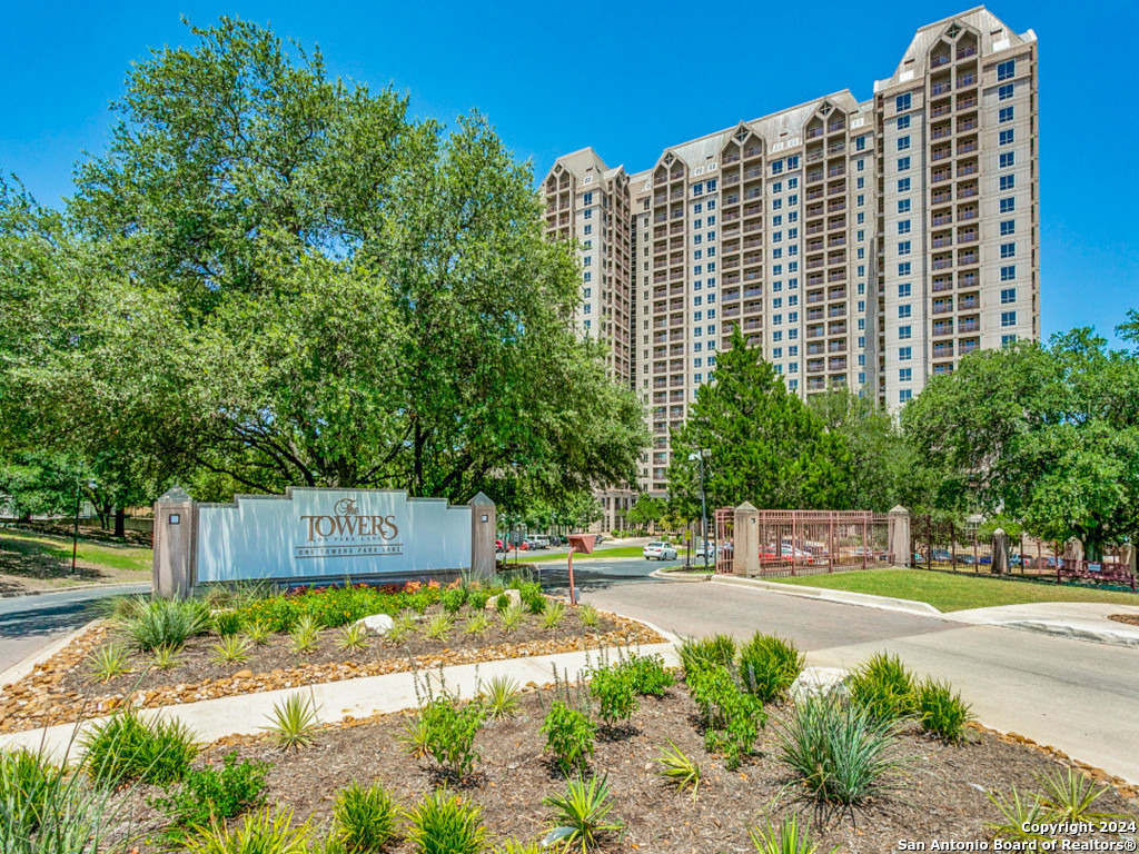 a building view with outdoor space