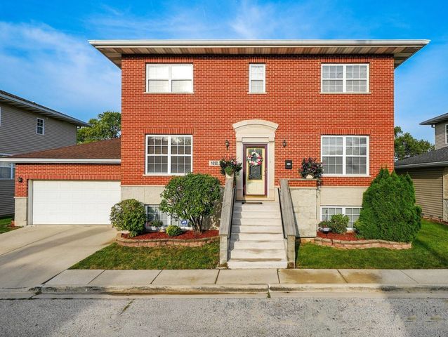 $439,900 | 1030 Park Place | Bellwood