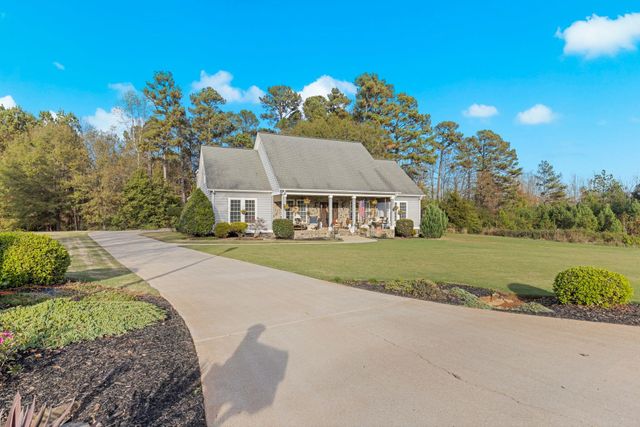 $579,900 | 139 Lakewinds Drive