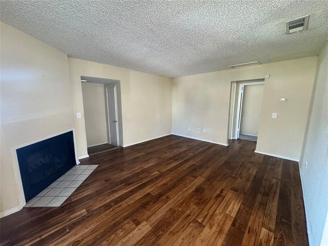 $1,450 | 2166 Knoll Crest Drive, Unit 2172 | Southeast Central Arlington