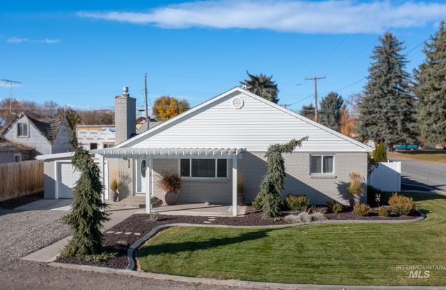 $349,900 | 408 3rd Street East | Hansen