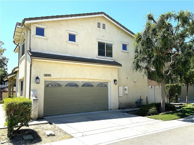 $3,200 | 1095 South Reservoir Street | Pomona