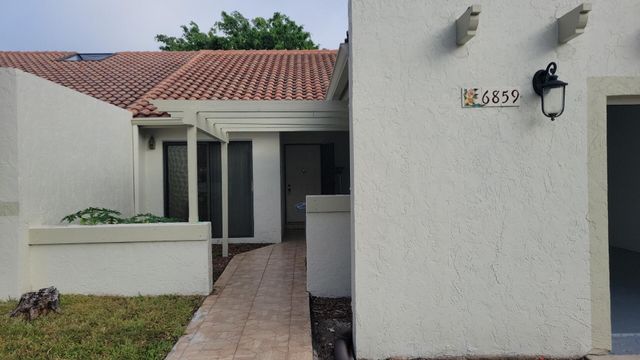 $2,750 | 6859 Barbarossa Street | Boca del Mar