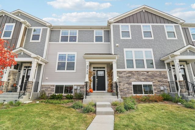 $419,999 | 2732 Fieldcrest Drive | Mundelein