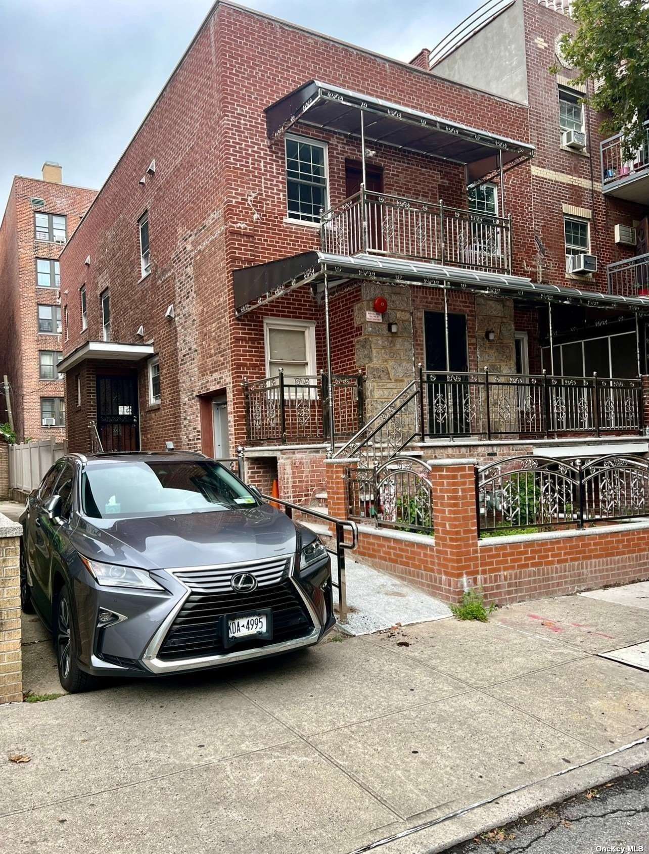 a car parked in front of a building