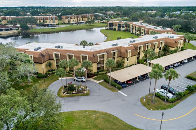 $359,000 | 5344 Woodland Lakes Drive, Unit 221 | Palm Beach Gardens