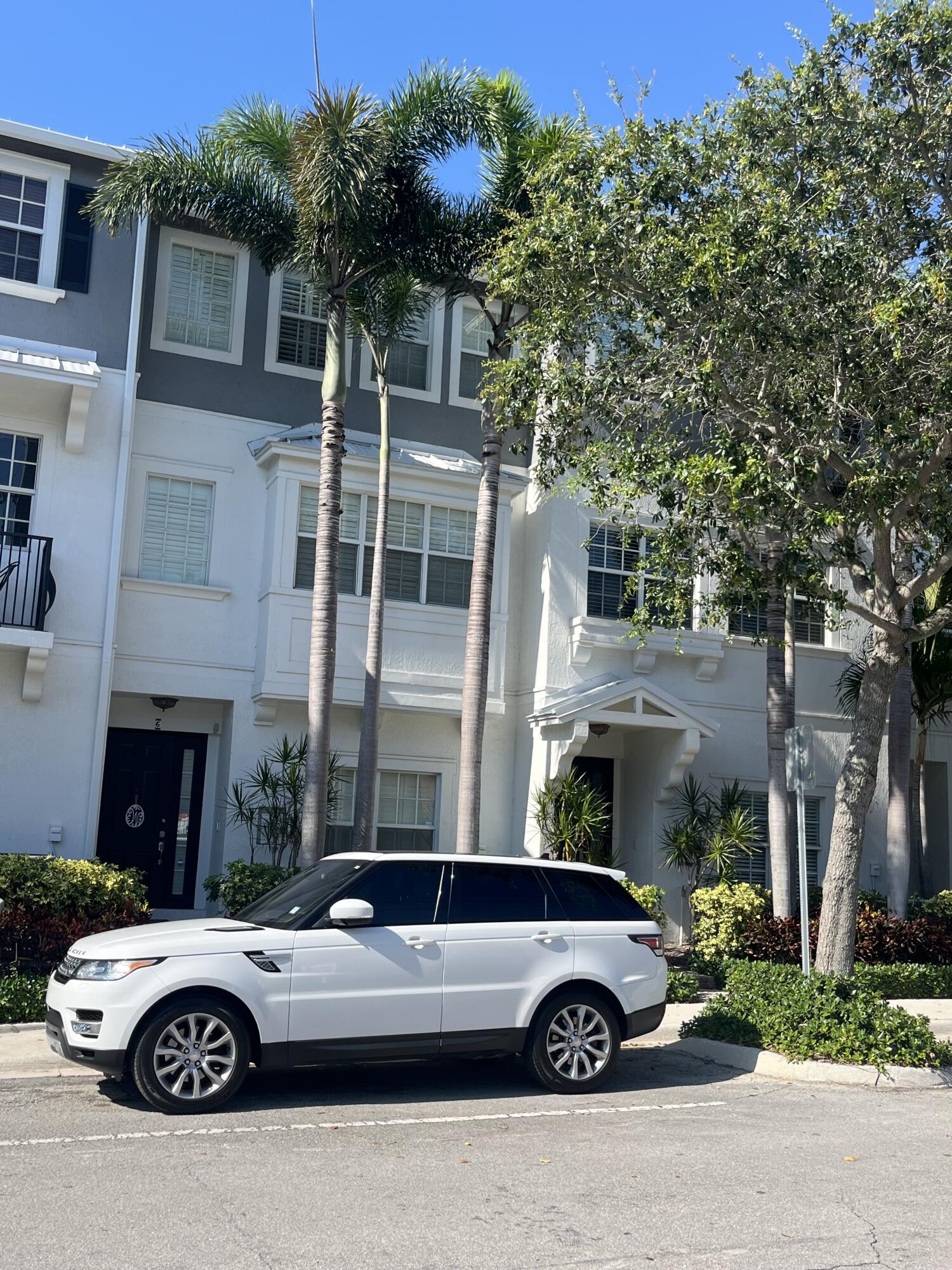 a car parked in front of a building