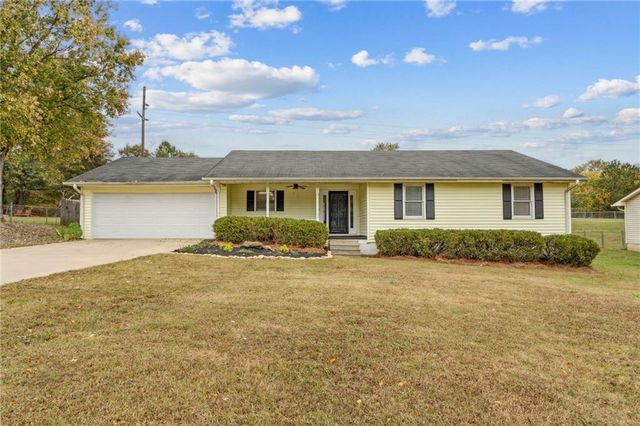 $379,900 | 5537 Farm House Lane