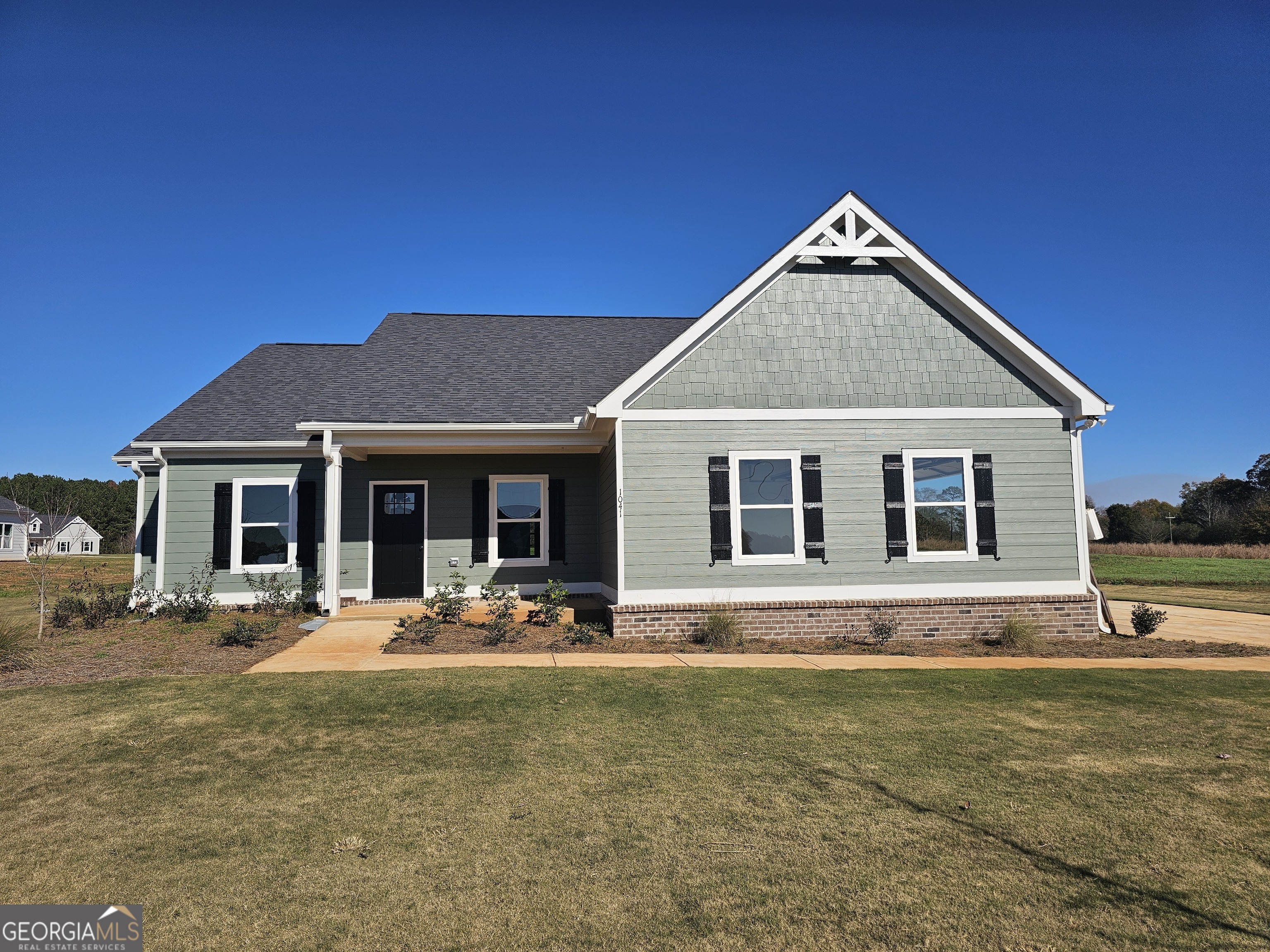 a front view of house with yard