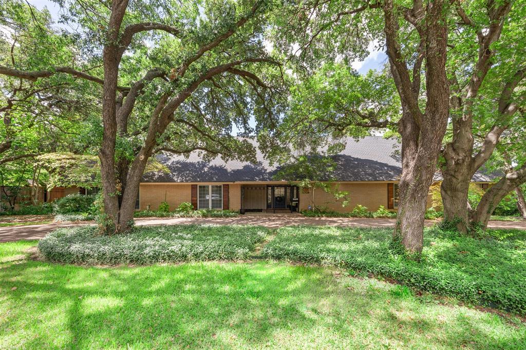 front view of house with a yard