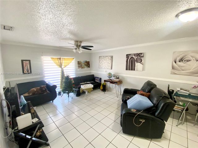 $270,000 | 2925 West 80th Street, Unit 221 | Hialeah