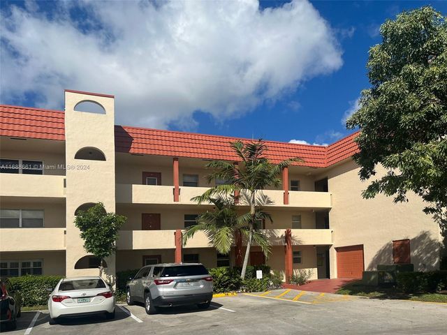 $132,500 | 7991 Sunrise Lakes Drive North, Unit 306 | Sunrise Lakes