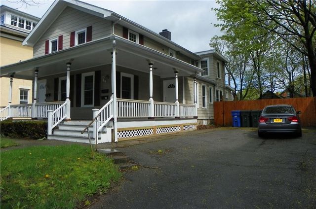 $925 | 82 Adams Street | Corn Hill