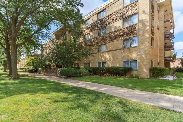 $225,000 | 4240 North Keystone Avenue, Unit 1B | Old Irving Park