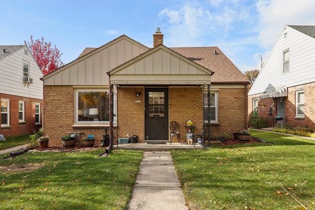 $299,900 | 3217 North 79th Street | Kops Park