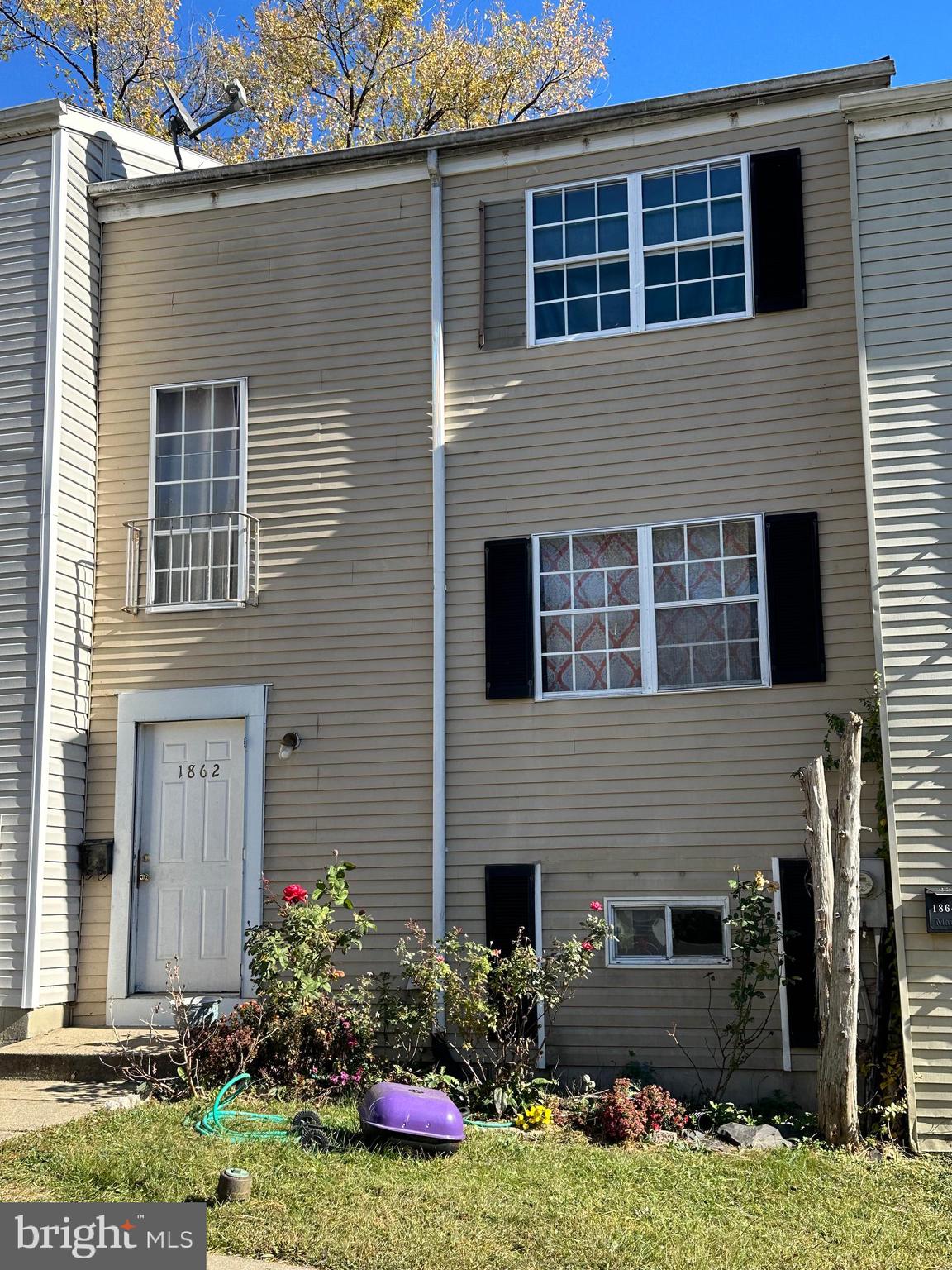 a front view of house with yard